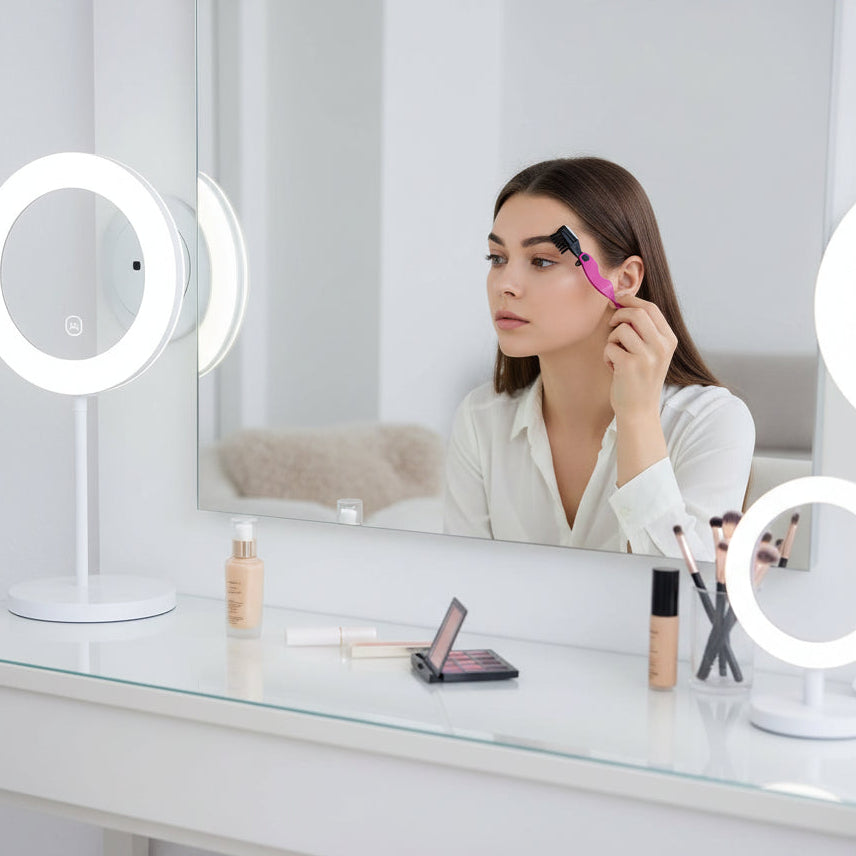 ملقط شعر الحواجب مع فرشاة 500245 لتصفيف الحواجب بدقة لدى ملسا