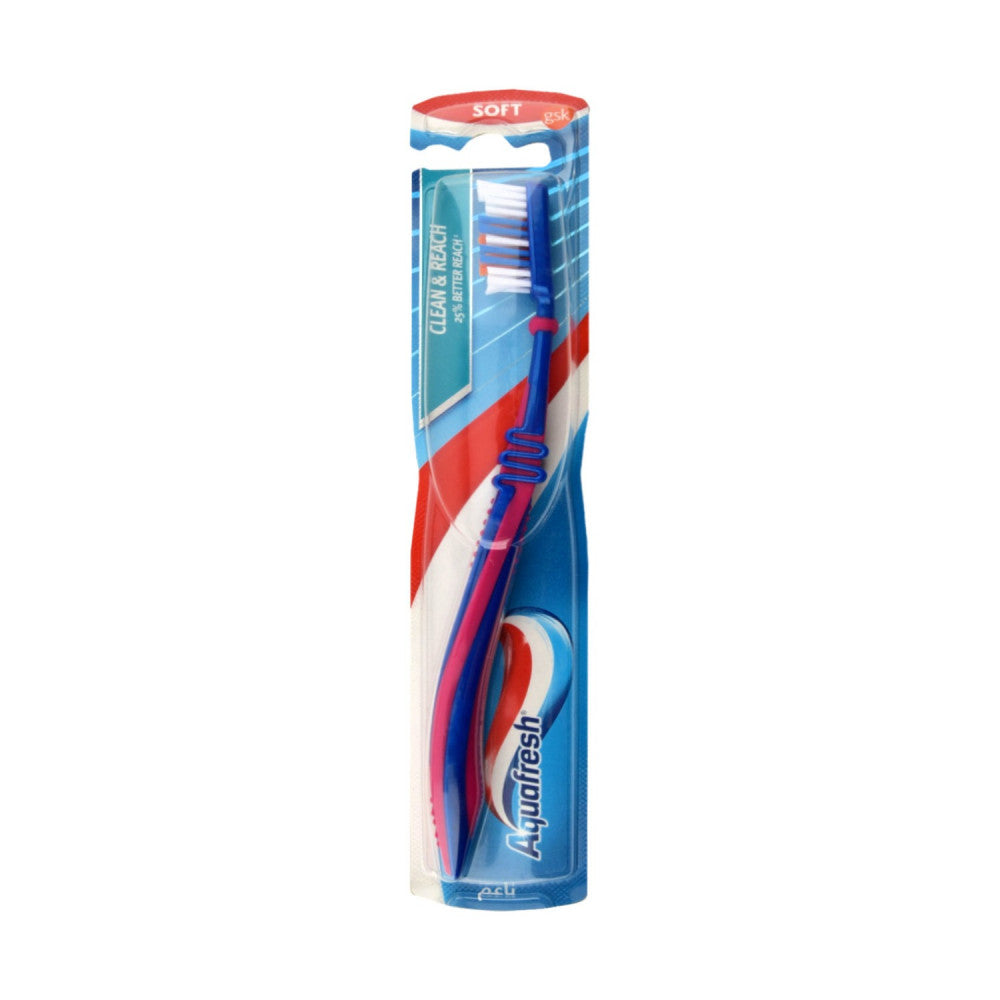 Aquafresh Toothbrush Clean & Reach Soft