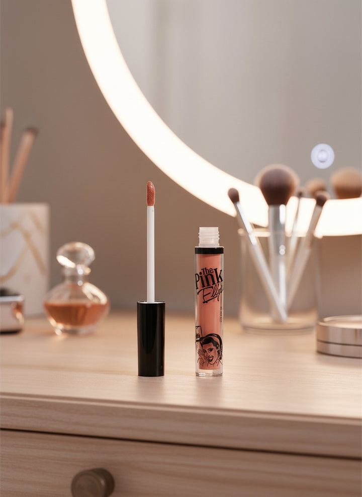 ملمع شفاه سائل غير لامع من ذا بينك إليس بلون المشمش