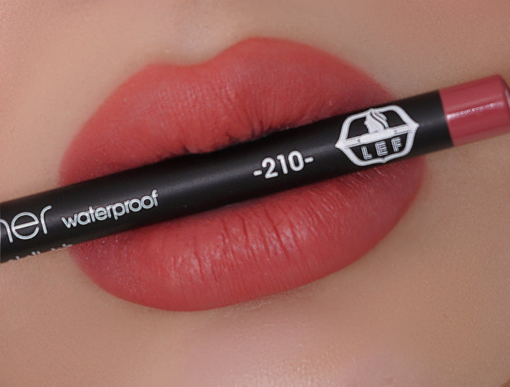 LEF LIP LINER 1.13G WATERPROOF NO 210