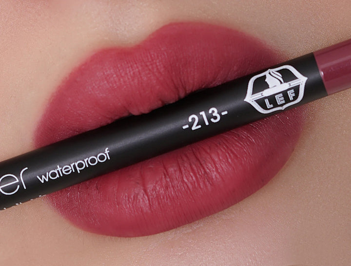 LEF LIP LINER 1.13G WATERPROOF NO 213